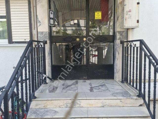 Osmangazi Mahallesi, Bayraklı içerisinde kiralık mülk