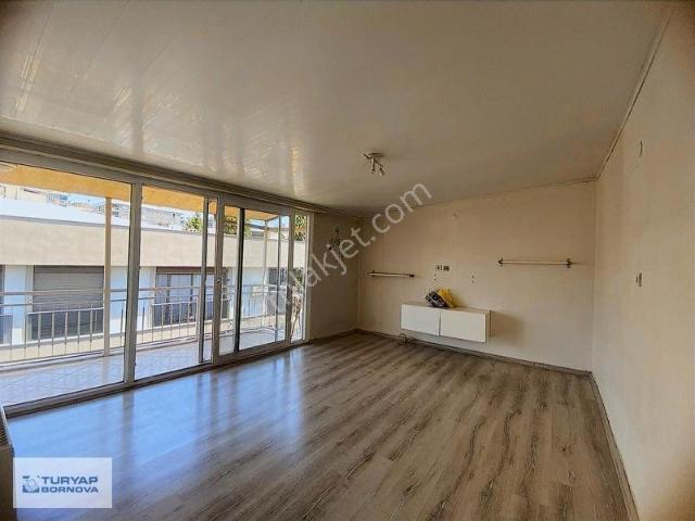 Bornova, İzmir içerisinde satılık mülk