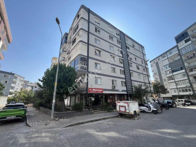 Bornova, İzmir içerisinde satılık mülk
