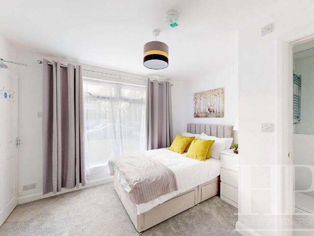 Room for rent in Southgate, Crawley