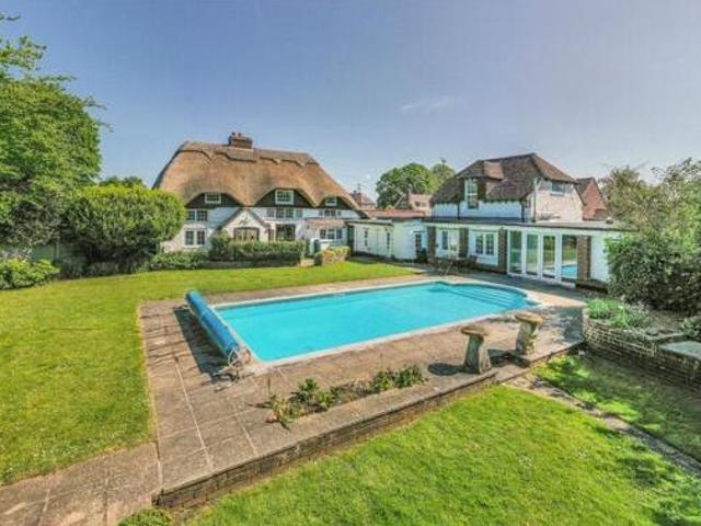 House for sale in Littlecote, West Sussex