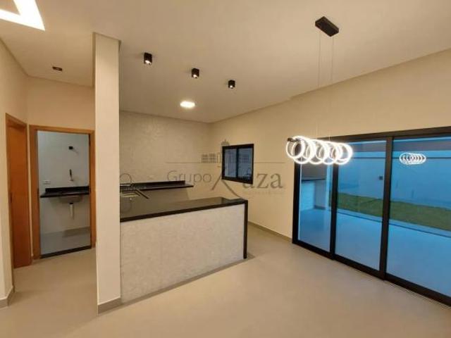 Casa venda em Região Imediata de São José dos Campos, Região Metropolitana do Vale do Paraíba e Litoral Norte