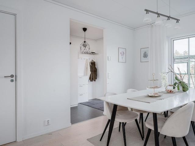Bostadsrätt till salu i Steninge, Stockholm