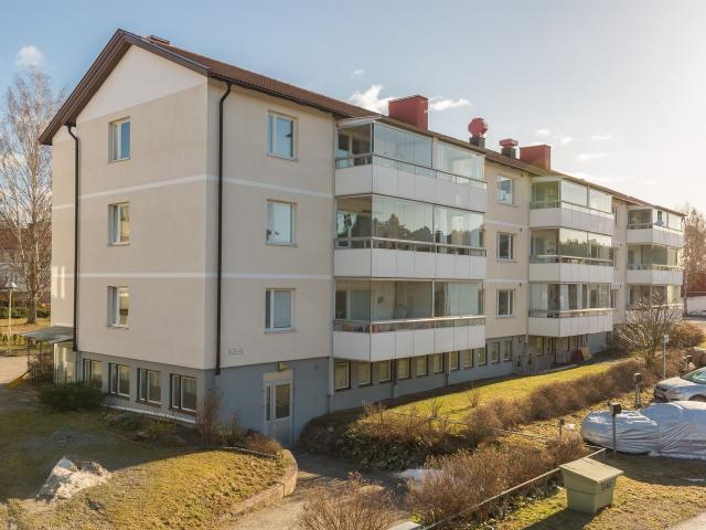Bostadsrätt till salu i Rosersbergs Villastad, Rosersberg