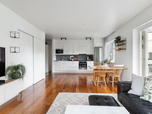 Bostadsrätt till salu i Häggvik, Stockholm