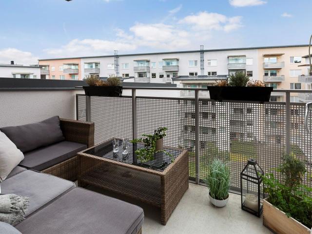 Bostadsrätt till salu i Södra Häggvik, Sollentuna kommun