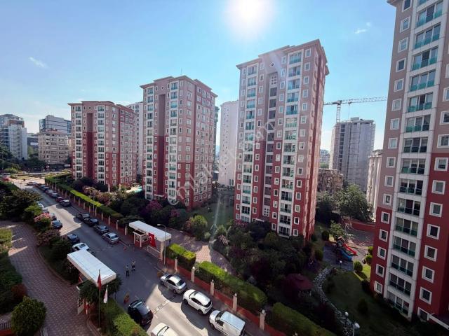 Kadiköy, İstanbul içerisinde kiralık mülk