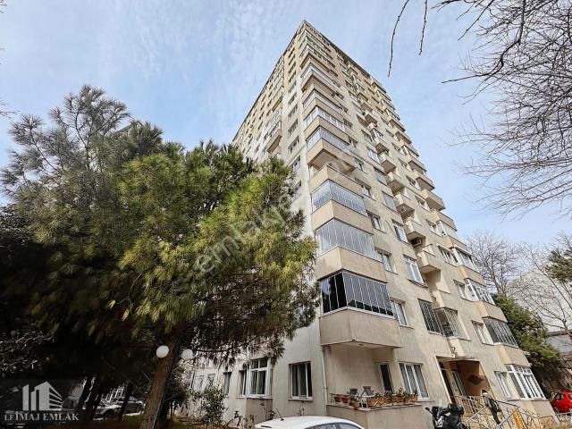 Kadiköy, İstanbul içerisinde kiralık mülk