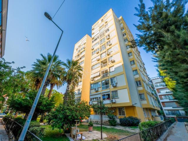 Atakent Mahallesi, Karşıyaka içerisinde kiralık mülk