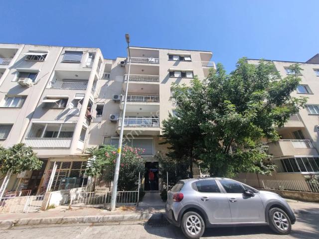 Bostanlı Mahallesi, Karşıyaka içerisinde satılık mülk