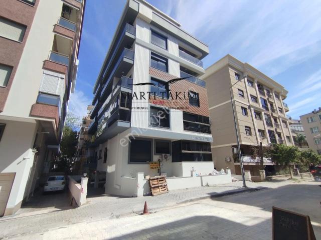 Karşiyaka, İzmir içerisinde satılık mülk