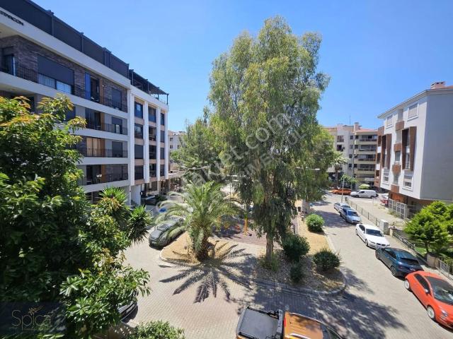 Karşiyaka, İzmir içerisinde satılık mülk