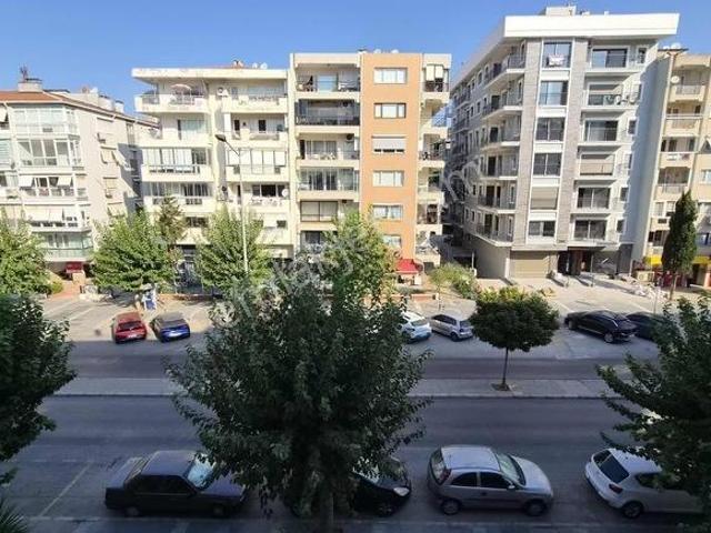 Bostanlı Mahallesi, Karşıyaka içerisinde satılık mülk
