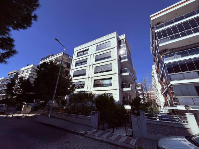Karşiyaka, İzmir içerisinde kiralık mülk