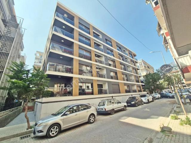 Karşiyaka, İzmir içerisinde satılık mülk