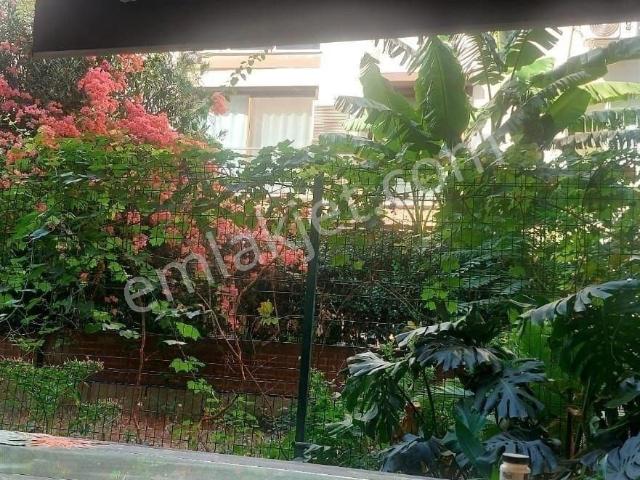 Karşiyaka, İzmir içerisinde satılık mülk
