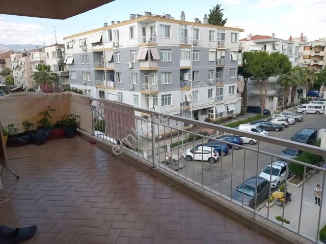 Karşiyaka, İzmir içerisinde kiralık mülk
