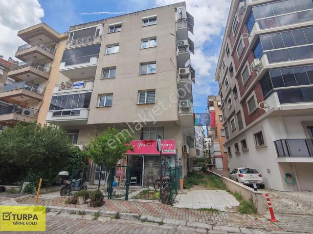 Karşiyaka, İzmir içerisinde satılık mülk