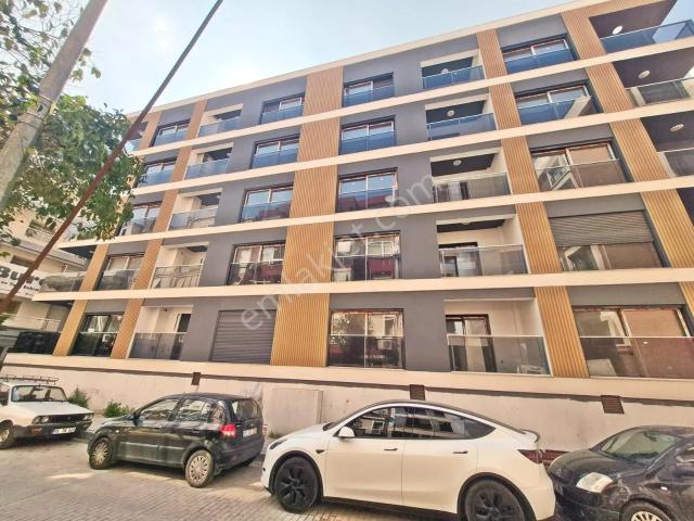 Bostanlı Mahallesi, Karşıyaka içerisinde satılık mülk
