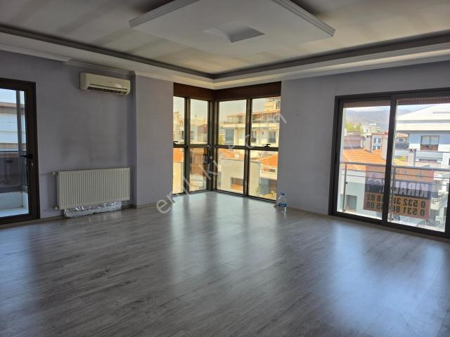 Karşiyaka, İzmir içerisinde kiralık mülk