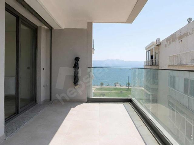 Karşiyaka, İzmir içerisinde satılık mülk