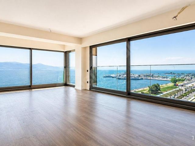 Karşiyaka, İzmir içerisinde satılık mülk