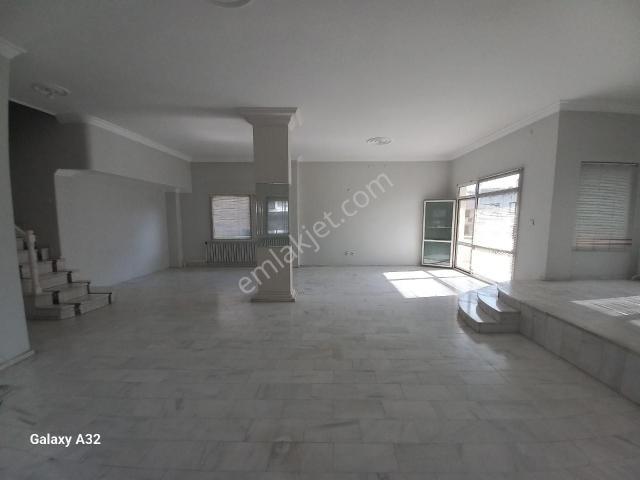 Karşiyaka, İzmir içerisinde satılık mülk