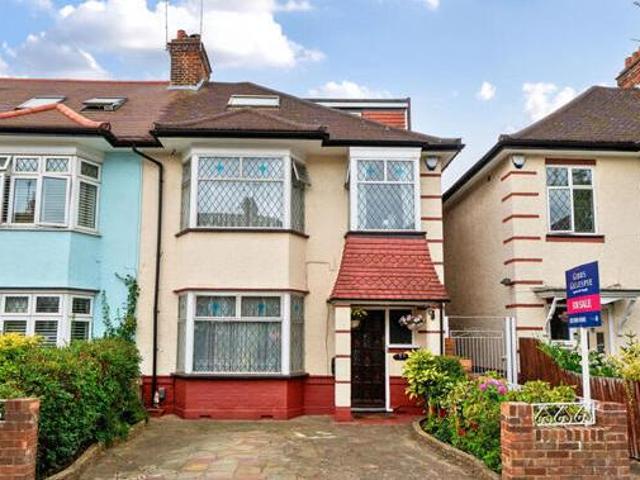 House for sale in Brentford End, Greater London