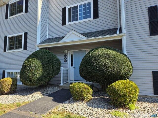 Condo for sale in Waterford, Connecticut