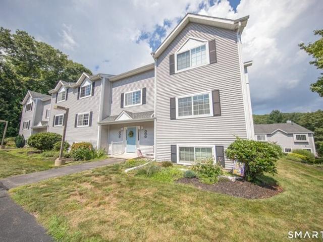 Condo for sale in Waterford, Connecticut