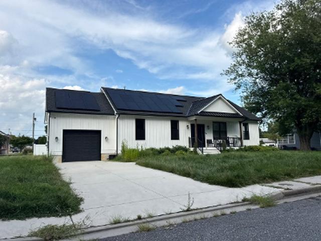 House for sale in Deepwater, New Jersey