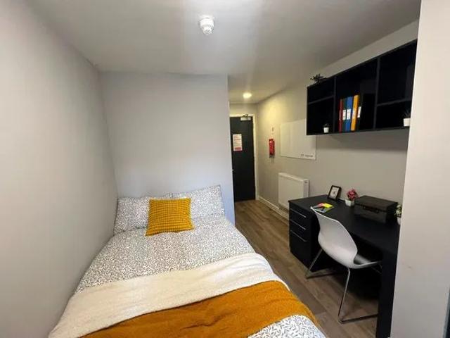 Studio for rent in St Ann's, Haddon