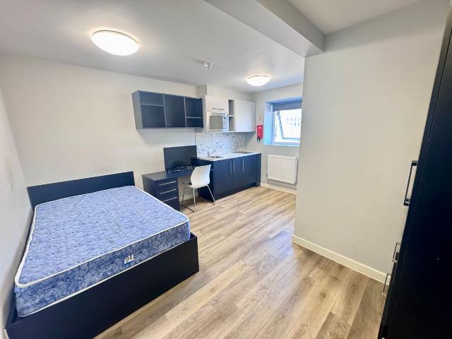 Studio for rent in St Ann's, Haddon