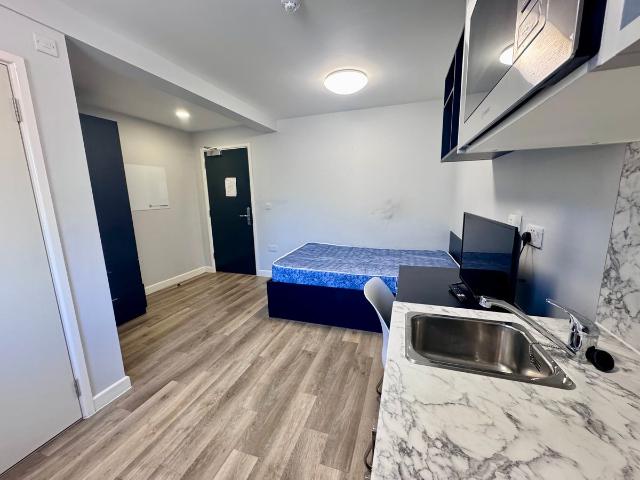 Studio for rent in St Ann's, Haddon