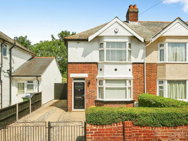 House for rent in Cowley Airfield, The Slade