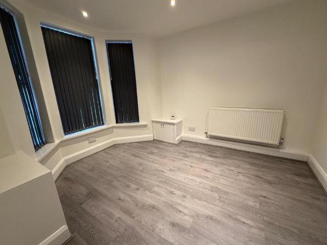 House for rent in Calderstones