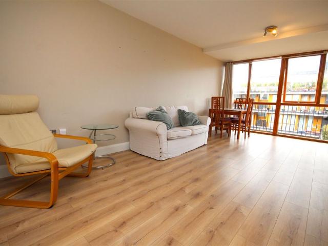 Apartment to rent in Addison Park, Dublin