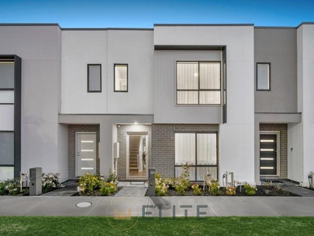 Townhouse for rent in Acacia Botanic Ridge, Melbourne