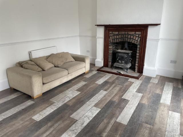 House for rent in Elm Park, Calderstones