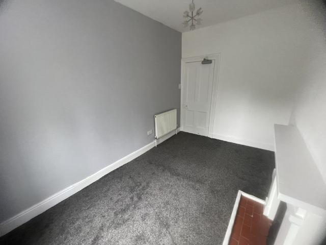 House for rent in Elm Park, Calderstones