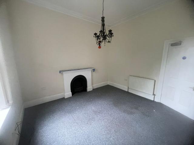 Room for rent in Elm Park, Calderstones