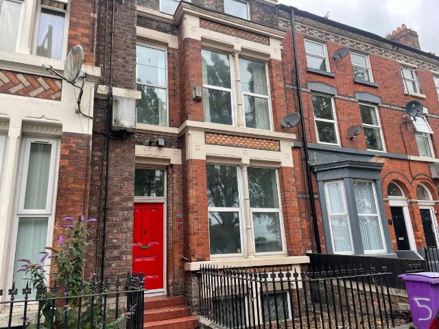 Room for rent in Elm Park, Calderstones