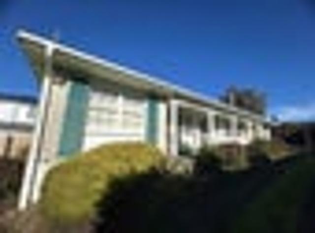 House for rent in Botany Downs, Auckland