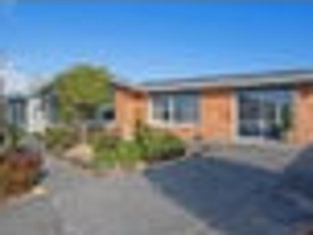 House for rent in Botany Downs, Auckland