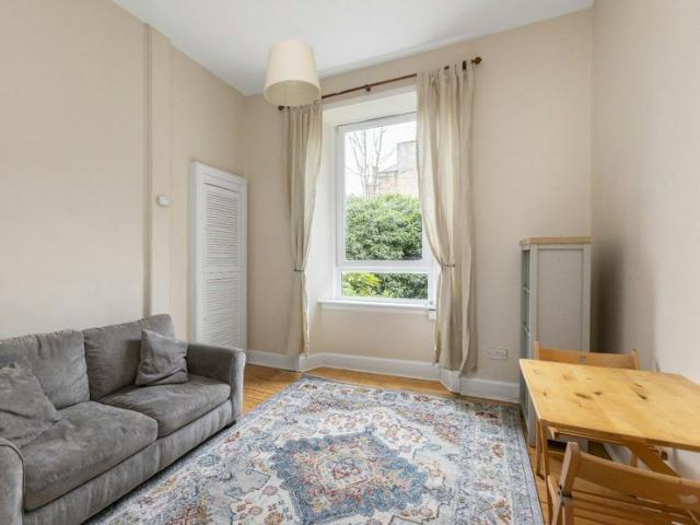 Apartment for rent in Hillside, Leith