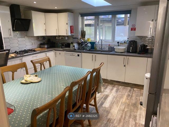 Room for rent in Horton Heath, Helford