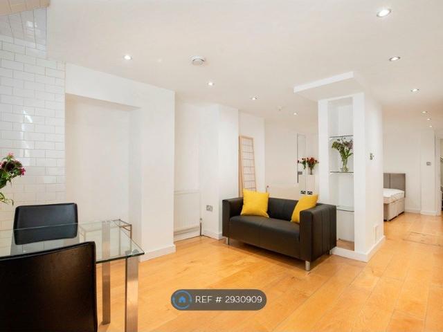 Studio for rent in Lyons, Greater London