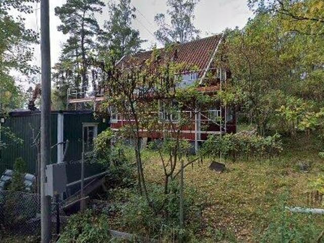 Hus hyra i Storvreten, Tumba
