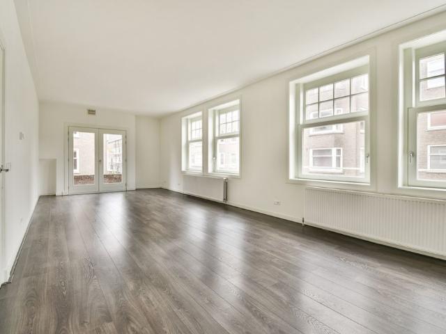 Appartement te huur in Zuid, Amsterdam