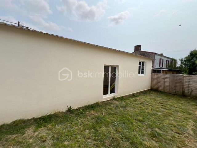 Immeuble vente à Bouaye